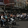 Automobil uletio među pristalice vlade u iranskom gradu Mašhadu, četiri osobe poginule
