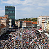Masovni protest u Zagrebu: Desetine hiljada građana na Trgu bana Jelačića, upućen ultimatum Vladi