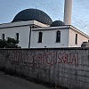 Provokacija u Banjoj Luci: Zid Gazanfer-begove džamije oskrnavljen porukom "Ratko heroj"